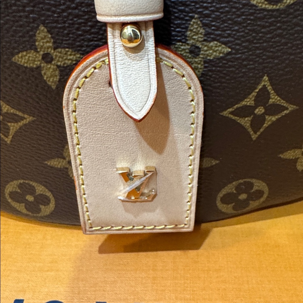 Louis Vuitton High Rise Bumbag - Picture 6 of 7